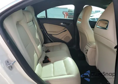 2015 Mercedes-Benz Cla 250 z USA, uszkodzony, nr VIN WDDSJ4EB2FN242586